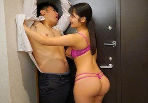 Không chịu nổi trước sự quyến rũ của em vợ mông căng tròn